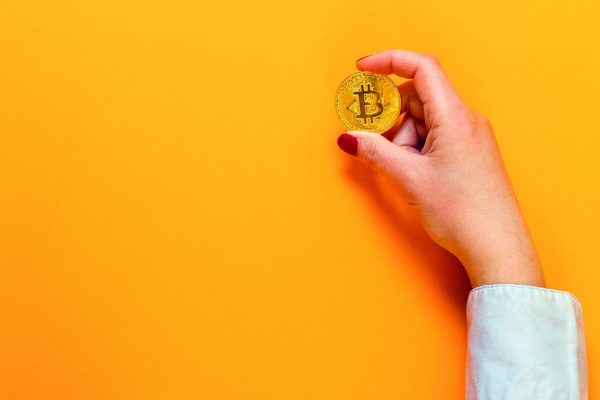 blockchain ladies bitcoin criptovalute ico
