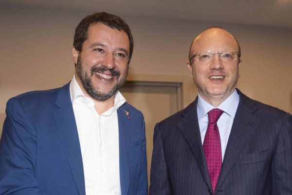 Il ministro dell'Interno, Matteo Salvini e il presidente dei Confindustria, Vincenzo Boccia, prima dell'assemblea di Confitarma a Roma, 31 ottobre 2018. ANSA/CLAUDIO PERI