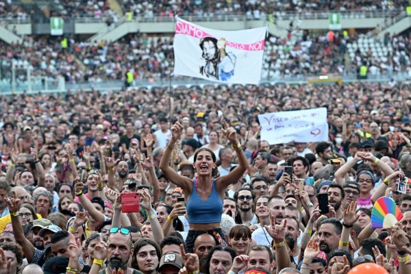 Concerto di Vasco Rossi allo stadio Olimpico Grande Torino, Torino, 30 giugno 2022.
ANSA/ALESSANDRO DI MARCO