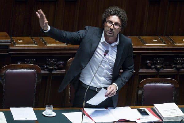 Il ministro delle Infrastrutture e Trasporti Danilo Toninelli durante il question time alla Camera, Roma, 01 agosto 2018. ANSA/ANGELO CARCONI