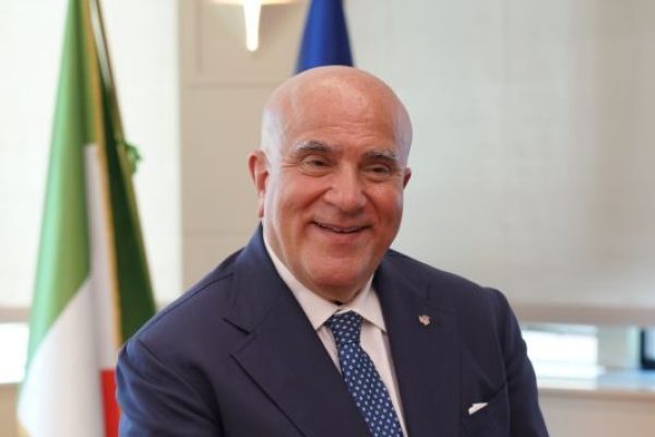 deluca_vert