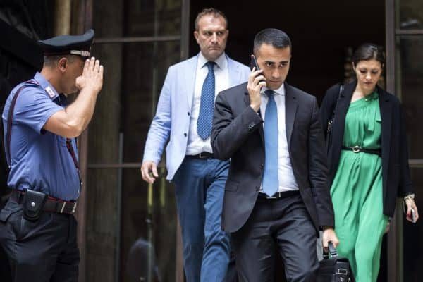 Il ministro del Lavoro dello Sviluppo economico e vicepremier, Luigi Di Maio, lascia il Mise al termine dell'incontro sull'Ilva con ArcelorMittal e i sindacati, Roma, 06 agosto 2018. ANSA/ANGELO CARCONI