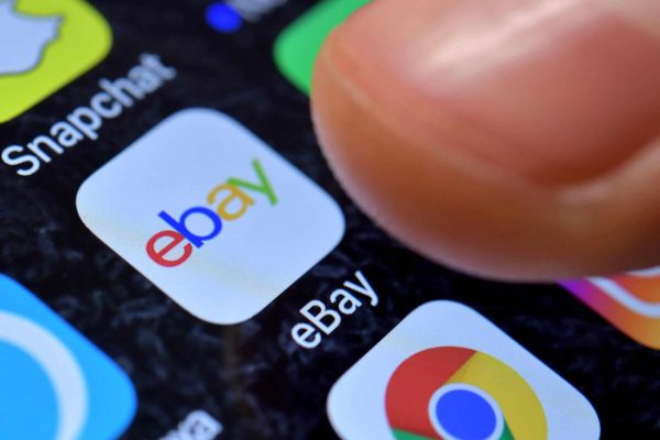 epa06316594 A close-up image showing the eBay app on an iPhone in Kaarst, Germany, 08 November 2017.  EPA/SASCHA STEINBACH ILLUSTRATION