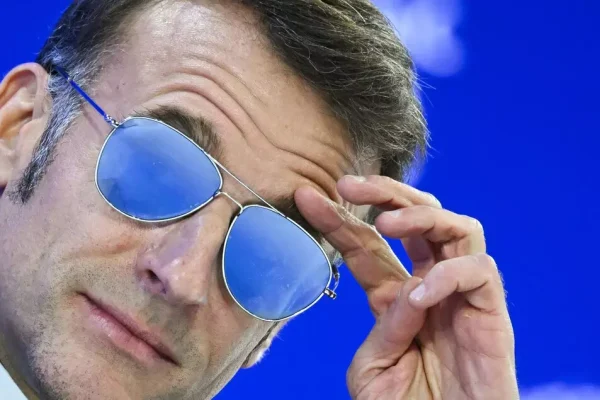 Macron occhiali top gun