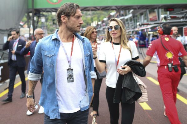 epa06766993 Former Italian soccer player Francesco Totti and his wife Ilary Blasi during the 2018 Formula One Grand Prix of Monaco at the Monte Carlo circuit in Monaco, 27 May 2018.  EPA/SRDJAN SUKI