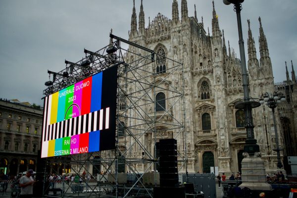 June 13, 2023, Milano, Italy: A view of the Milan Cathedral with the technicians testing the giant screen, which will project live images of the state funeral ceremony for Silvio Berlusconi Preparations for the state funeral of  Silvio Berlusconi, who died on June 12 at the San Raffaele hospital at the age of 86. (Credit Image: © Marco Cordone/SOPA Images via ZUMA Press Wire)