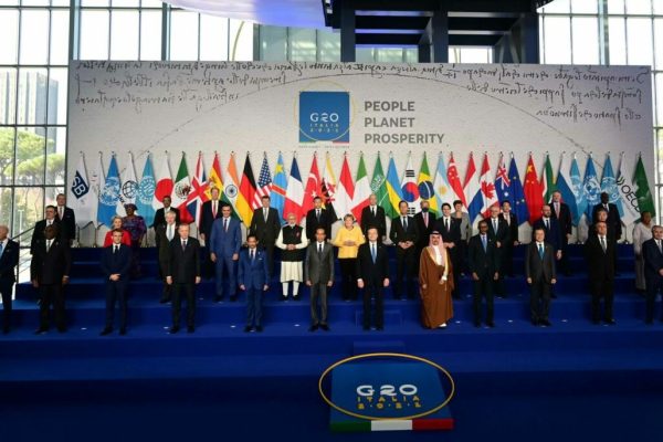 (211030) -- ROME, Oct. 30, 2021 (Xinhua) -- Participants attending the Group of Twenty (G20) Leaders' Summit pose for a group photo in Rome, Italy, Oct. 30, 2021. Chinese State Councilor and Foreign Minister Wang Yi, attended the summit as Chinese President Xi Jinping's special representative. The 16th G20 Leaders' Summit kicked off here on Saturday. (Photo by Alberto Lingria/Xinhua)