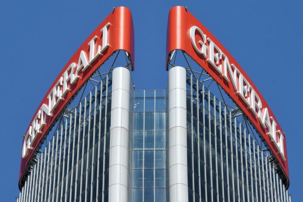 La Torre Hadid o Torre Generali, sede degli uffici di Milano del Gruppo, Milano,18 maggio 2021. Il gruppo Generali conferma l'obiettivo di una crescita annua composta 2018-2021 degli utili per azione tra il 6% e l'8%. La compagnia prevede inoltre un Roe atteso del 2021 maggiore dell'11,5%, e un obiettivo di dividendi cumulati 2019-2021 tra 4,5 e 5 miliardi, subordinatamente al contesto regolatorio. ANSA/DANIEL DAL ZENNARO