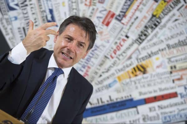 Il premier Giuseppe Conte parlando alla Stampa Estera a Roma, 22 ottobre 2018,
ANSA/ FILIPPO ATTILI - UFFICIO STAMPA PALAZZO CHIGI 
++HO - NO SALES EDITORIAL USE ONLY++