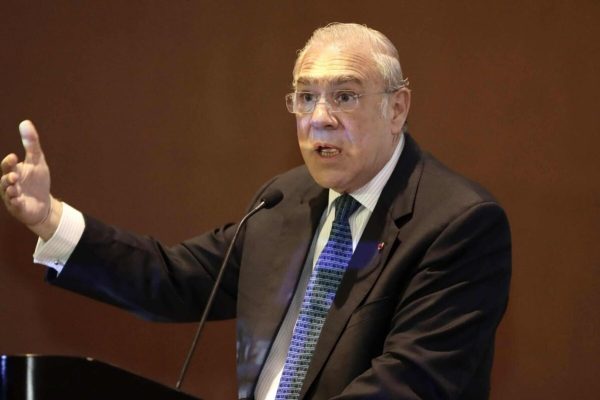 epa06675672 The secretary general of the Organization for Economic Cooperation and Development (OECD), the Mexican Angel Gurria, speaks during the presentation of the 2018 report on the economy of Costa Rica in San Jose, Costa Rica, 17 April 2018. The OECD today highlighted the 'important advances' in social and economic matters that Costa Rica has achieved in recent decades, but warned that there is a backlog and urgent challenges such as the fiscal situation, inequality and employment.  EPA/Jeffrey Arguedas