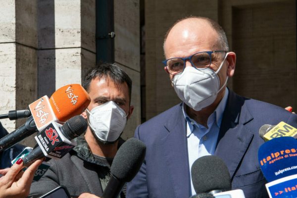 l segretario del Pd, Enrico Letta, al termine dell'incontro con Matteo Salvini a Roma, 9 aprile 2021. MAURIZIO BRAMBATTI/ANSA