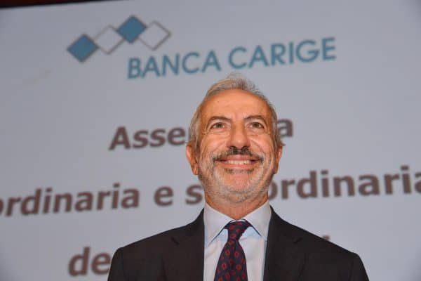 Paolo Fiorentino amministratore delegato di Banca Carige a margine dell'assemblea ordinaria e straordinaria di Banca Carige a Genova, 28 settembre 2017 a Genova. ANSA/LUCA ZENNARO