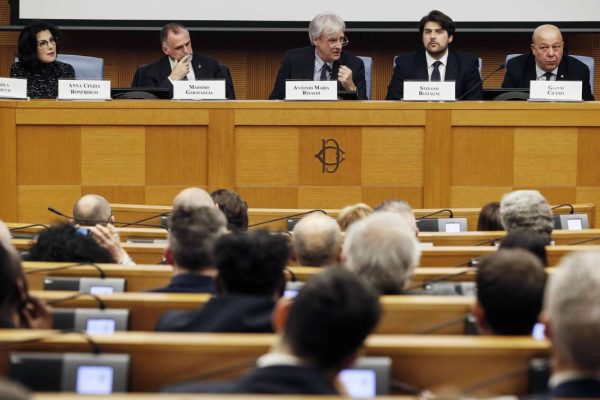 (S-D) Anna Cinzia Bonfrisco, senatrice della Lega, Massimo Garavaglia, sottosegretario al Ministero dell'Economia, Antonio Maria Rinaldi, Stefano Buffagni, sottosegretario alla Presidenza del Consiglio, e Gianni Cicero, presidente Valore Impresa, durante il convegno dal titolo 'PMI Italia il credito e' finito', Camera dei Deputati, Roma, 28 marzo 2019. ANSA/RICCARDO ANTIMIANI