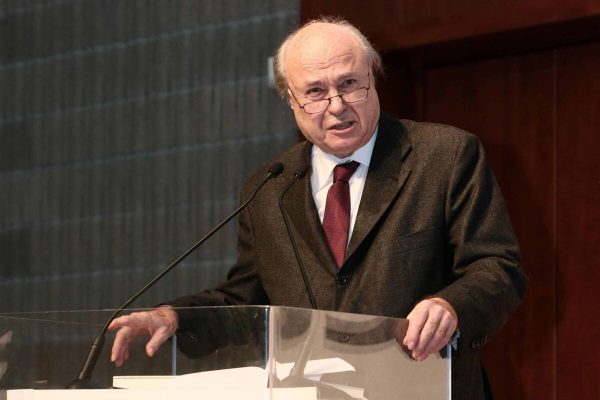 Giampiero Pesenti, Presidente Italcementi, a Bergamo, in occasione dei 10 anni dalla nascita della Fondazione e dei 150 anni di Italcementi, durante il convegno annuale della Fondazione Italcementi su 'Capitalismi e imprese', 25 gennaio 2014. ANSA/ PAOLO MAGNI