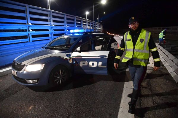 Chiusura del tratto autostradale della A26, compresa tra l'allacciamento con l'autostrada A10 e lo svincolo di Masone, disposta dalla procura di Genova visto lo stato di ammaloramento dei viadotti Fado Nord e Pecetti Sud, 25 novembre 2019.
ANSA/LUCA ZENNARO