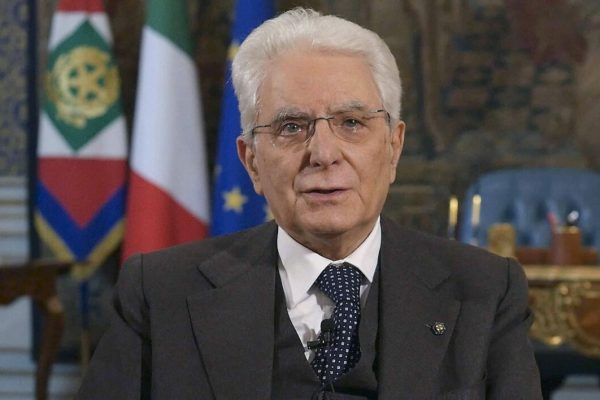 epa08327302 Italian President, Sergio Mattarella, during the speech to the Nation about the COVID-19 Coronavirus emergency, at the Quirinale Palace in Rome, Italy, 27 March 2020.  EPA/QUIRINALE PALACE PRESS OFFICE