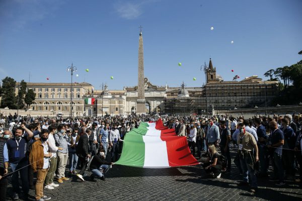 A big Italian flag (the Tricolore) on the occasion of the event organized by the center-right on the occasion of the Italy's Republic Day in the centre of Rome, Italy, 02 June 2020.
ANSA/FABIO FRUSTACI