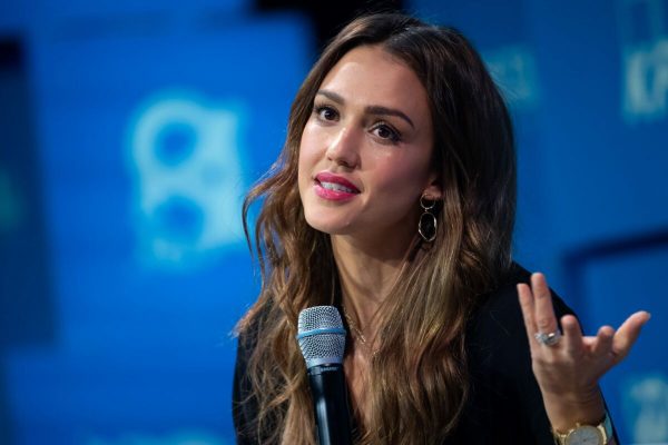 30 September 2019, Bavaria, Munich: Actress Jessica Alba is on stage during the closing speech of the company founder and investor meeting Bits & Pretzels. At Bits & Pretzels, successful founders report on their experiences, present ideas and come into contact with investors. Photo: Sven Hoppe/dpa