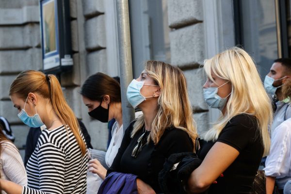 People wearing protective in the centre of Rome, amid the coronavirus disease (COVID-19) outbreak, Italy, 8 October 2020. ANSA/GIUSEPPE LAMI