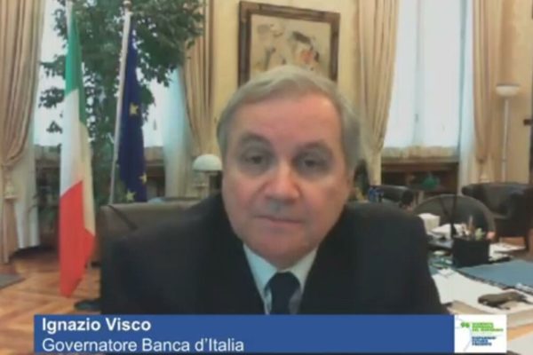Il fermo immagine mostra il governatore della Banca d'Italia, Ignazio Visco,  durante il suo intervento in occasione della Giornata Mondiale del Risparmio, 30 ottobre 2020.
ANSA/ WWW.ACRI.IT
+++ NO SALES, EDITORIAL USE ONLY +++