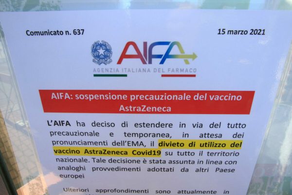 A sign posted at the entrance of the Vaccination Area set up at the "Fabbrica del Vapore", warns that vaccinations are temporarily suspended  in Milan, Italy, 16 March 2021. The Italian drugs agency AIFA suspended the use of the AstraZeneca vaccine for Covid-19 across the country as a precautionary measure pending a ruling from the European Medicines Agency, in line with several other countries. ANSA / Paolo Salmoirago