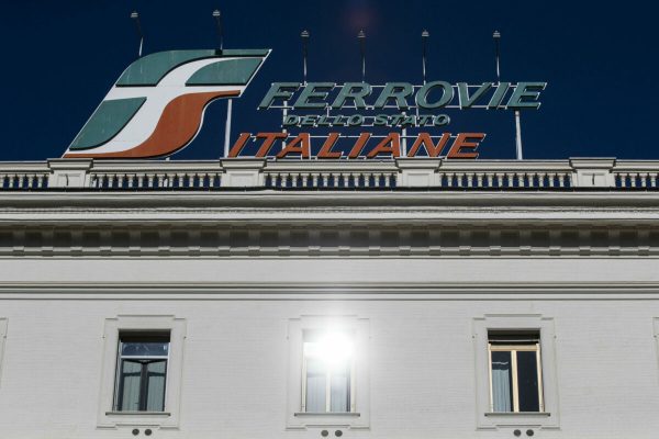 la sede di Ferrovie dello Stato (Fs) durante lÕincontro tra i sindacati di categoria con i vertici di Fs in seguito all'incidente ferroviario del treno Frecciarossa deragliato ieri in provincia di Lodi, Roma, 07 febbraio 2020. ANSA/ANGELO CARCONI