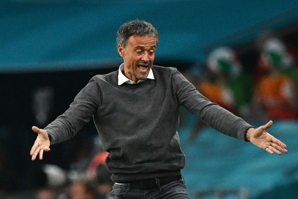 epa09327215 Spain's head coach Luis Enrique reacts during the UEFA EURO 2020 semi final between Italy and Spain in London, Britain, 06 July 2021.  EPA/Justin Tallis / POOL (RESTRICTIONS: For editorial news reporting purposes only. Images must appear as still images and must not emulate match action video footage. Photographs published in online publications shall have an interval of at least 20 seconds between the posting.)