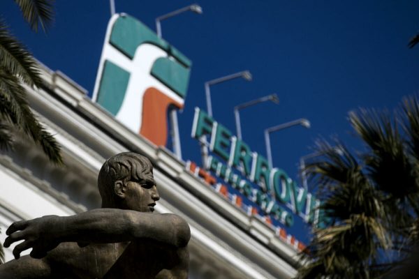 La sede di Ferrovie dello Stato (Fs) durante l'incontro tra i sindacati di categoria con i vertici di Fs in seguito all'incidente ferroviario del treno Frecciarossa deragliato ieri in provincia di Lodi, Roma, 07 febbraio 2020. ANSA/ANGELO CARCONI