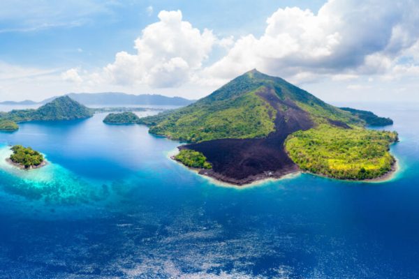 Aerial,View,Banda,Islands,Moluccas,Archipelago,Indonesia,,Pulau,Gunung,Api,