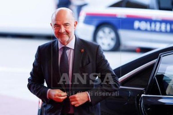 epa07004950 European Commissioner for Economic and Financial Affairs, Pierre Moscovici addresses the media ahead of an Informal Meeting of Economic and Financial Affairs Ministers (ECOFIN) at the Austria Center Vienna (ACV) in Vienna, Austria, 08 September 2018. Austria hosts a two-day Informal Meeting of Economic and Financial Affairs Ministers (ECOFIN) in Vienna on 07 and 08 September. Austria took over its third Presidency of the European Council from July 2018 until December 2018.  EPA/FLORIAN WIESER