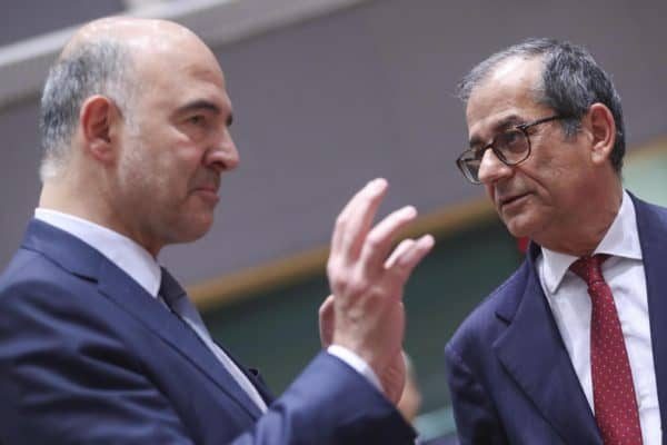 epa07142937 European Commissioner for Economic and Financial Affairs and Taxation Pierre Moscovici (L) and Italian Minister of Economy and Finance, Giovanni Tria (R) during Eurogroup Finance Ministers' meeting in Brussels, Belgium, 05 November 2018.  EPA/OLIVIER HOSLET