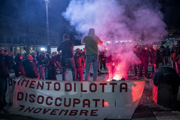 napoli coronavirus disoccupazione proteste