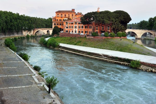 ospedale isola tiberina