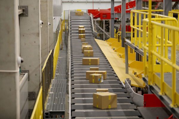 (220112) -- TEL AVIV, Jan. 12, 2022 (Xinhua) -- Photo taken on Jan. 11, 2022 shows the new DHL robotic sorting center near central Israeli city of Tel Aviv. (Photo by Gil Cohen Magen/Xinhua)