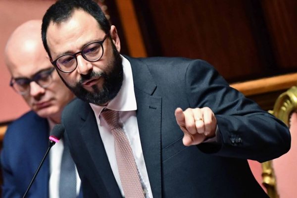 Il ministro dello Sviluppo Economico, Stefano Patuanelli, durante l'informativa sulla situazione dell'ex Ilva nell'aula del Senato, Roma, 7 novembre 2019.  ANSA/ETTORE FERRARI