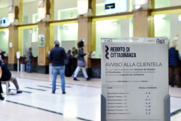 A post office where it is possible to apply for "citizenship wage" in Turin, Italy, 06 March 2019. The government's 'citizenship wage' basic income kicked off on Wednesday when the official website started taking applications for the new benefit.
ANSA/ALESSANDRO DI MARCO