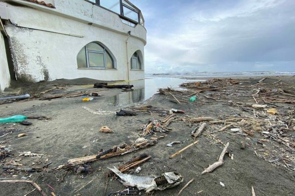 rifiuti spiagge weclean