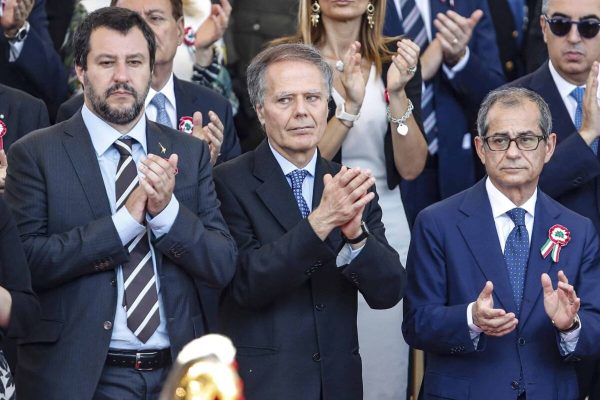 Il ministro dell'Interno Mattero Salvini (s), degli Affari Esteri Enzo Moavero Milanesi e dell'Economia Giovanni Tria in via dei Fori Imperiali durante la celebrazione del 72° anniversario della proclamazione della Repubblica, Roma 2 giugno 2018. ANSA/GIUSEPPE LAMI