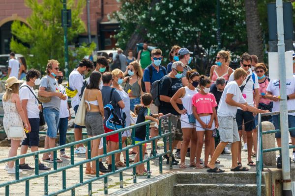 Santa,Margherita,Ligure,,Italy.,August,16,,2020:,Crowd,Of,Tourists