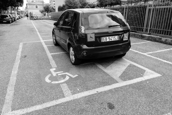 disabili parcheggio