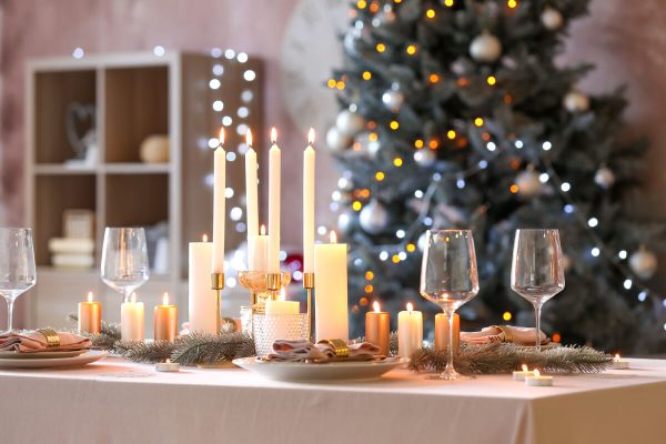 Beautiful,Table,Setting,With,Christmas,Decorations,In,Living,Room