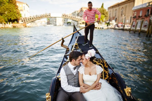 Beautiful,Wedding,Couple,In,Venice
