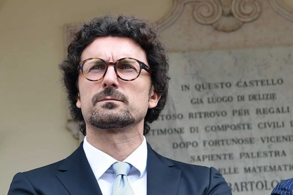 Il ministro dei Trasporti e delle Infrastrutture Danilo Toninelli al suo arrivo per l'audizione alla Commissione Lavori Pubblici del Senato, Roma, 31 luglio 2018. ANSA/RICCARDO ANTIMIANI