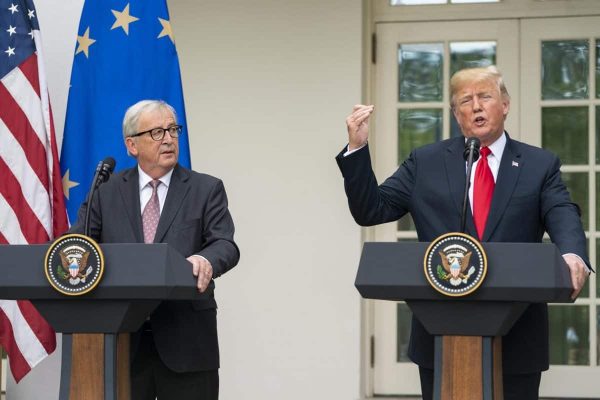 epa06910580 US President Donald J. Trump (R) and European Commission President Jean-Claude Juncker (L) make a joint statement in the Rose Garden of the White House in Washington, DC, USA, 25 July 2018. The President said that the US and EU have agreed to work towards zero tariffs, barriers, and subsidies.  EPA/JIM LO SCALZO