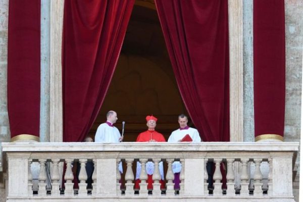 indovinare il nuovo papa leggendo le reti organizzative.