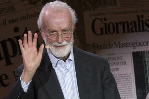 Eugenio Scalfari durante la festa per i quaranta anni del quotidiano La Repubblica, Roma, 14 gennaio 2016. ANSA/CLAUDIO PERI - ANGELO CARCONI