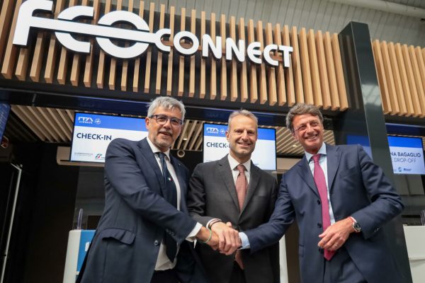 (D-S) Fabio Lazzerini, Ad di ITA Airways; Marco Troncone, Ad Aeroporti di Roma e Luigi Coradi ad di Tremitalia, in occasione della presentazione di Fco Connect, il nuovo progetto di intermodalità tra Ita Airways, Fs e Adr, che si è tenuto nella stazione ferroviaria dell'aeroporto di Fiumicino, 27 aprile 2023. ANSA/ TELENEWS