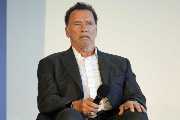 September 17, 2024, Berlin, Berlin, Deutschland: Arnold Schwarzenegger bei der Verleihung der EhrendoktorwÃ¼rde in Anerkennung seiner bedeutenden BeitrÃ¤ge im Bereich Governance, insbesondere durch seine Arbeit im Bereich Nachhaltigkeit und bÃ¼rgerschaftliches Engagement in der Hertie School. Berlin, 17.09.2024 (Credit Image: © Future-Image via ZUMA Press)