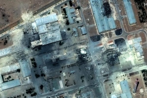 Immagine satellitare dopo l'attacco Usa all'Iran.