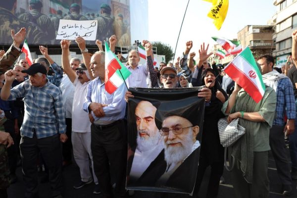 Manifestazione anti-Usa e anti-Israele in Iran.